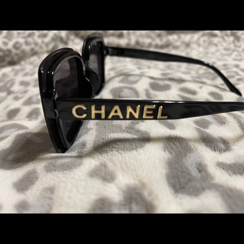 Women’s Chanel sunglasses